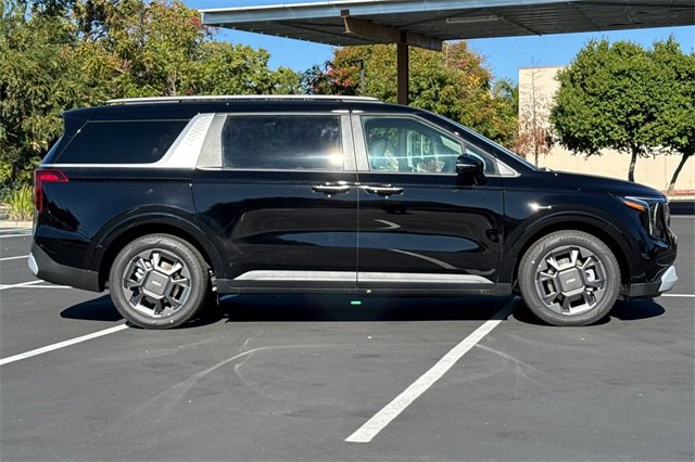 New 2026 Kia Carnival EX image 3