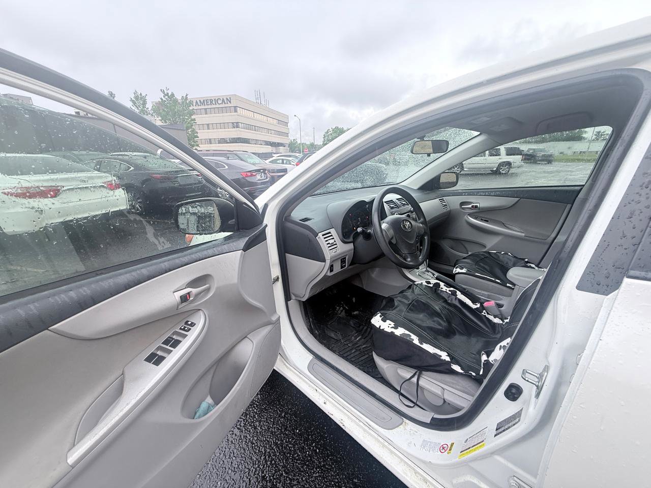 Used 2011 Toyota Corolla LE FWD image 9