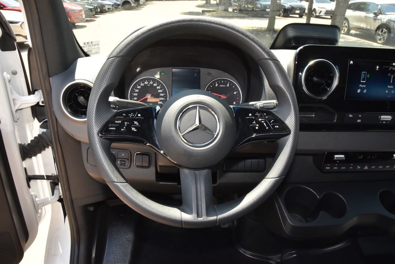 Used 2025 Mercedes-Benz Sprinter 2500 image 22
