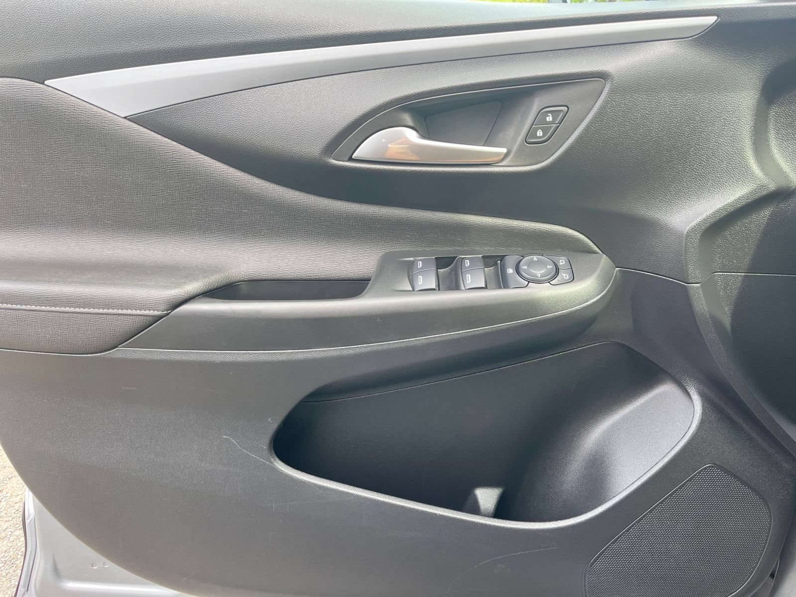 Used 2025 Buick Envista Sport Touring FWD image 18