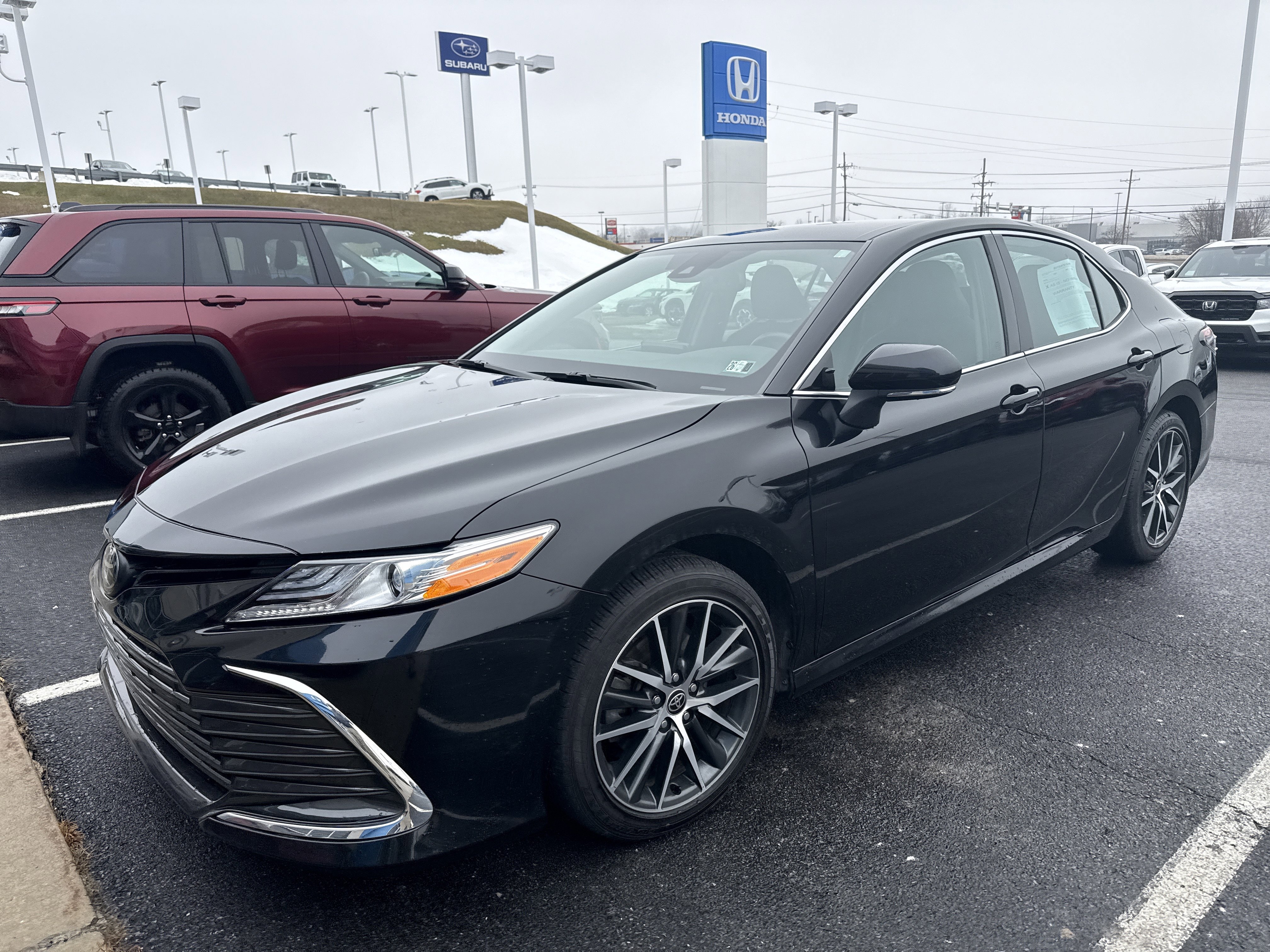 Used 2023 Toyota Camry XLE image 7