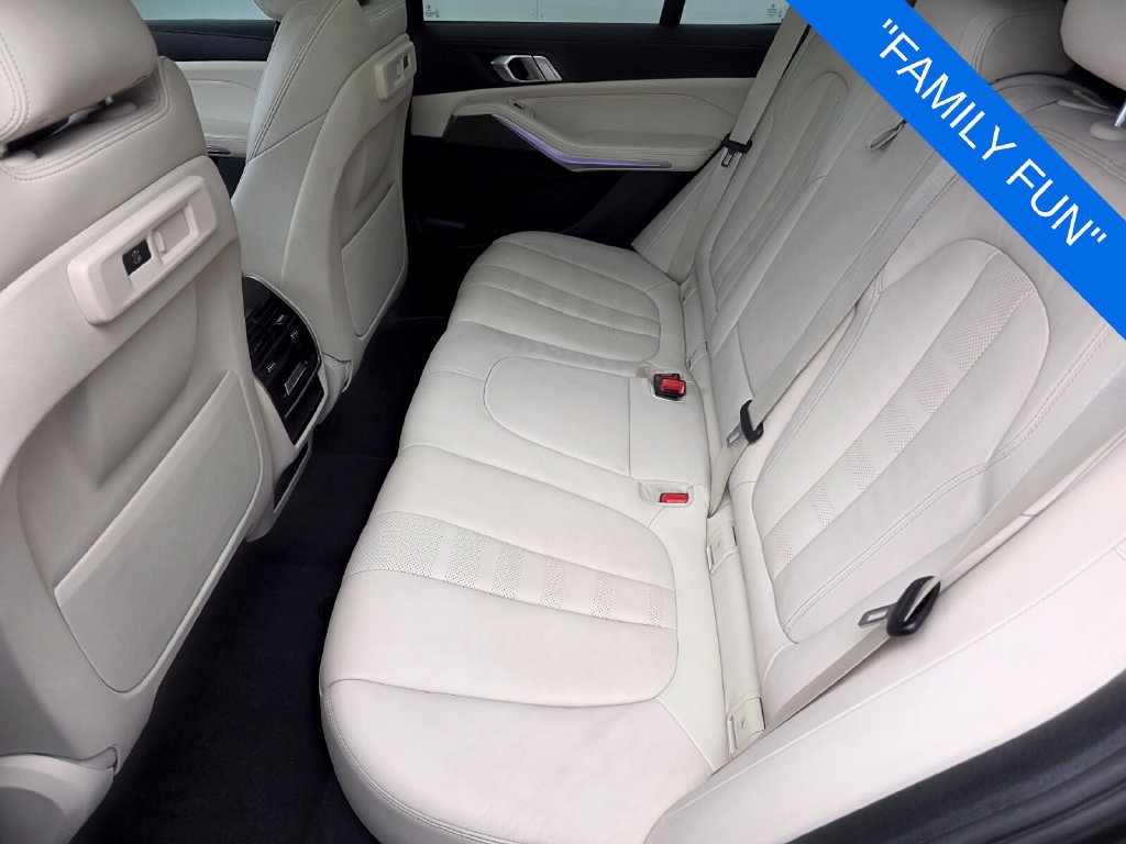 Used 2022 BMW X5 sDrive40i w/ M Sport Package RWD image 14