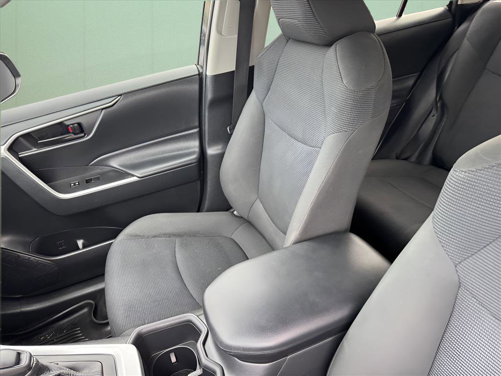Used 2024 Toyota RAV4 LE image 8