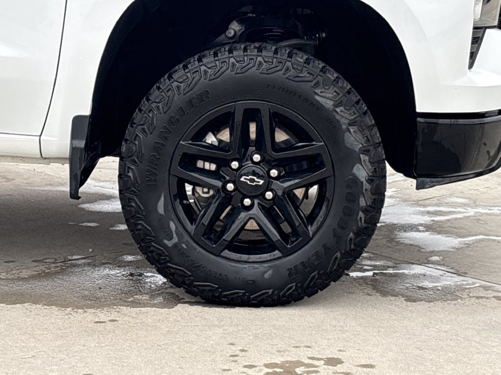Used 2024 Chevrolet Silverado 1500 Custom Trail Boss AWD/4WD image 29