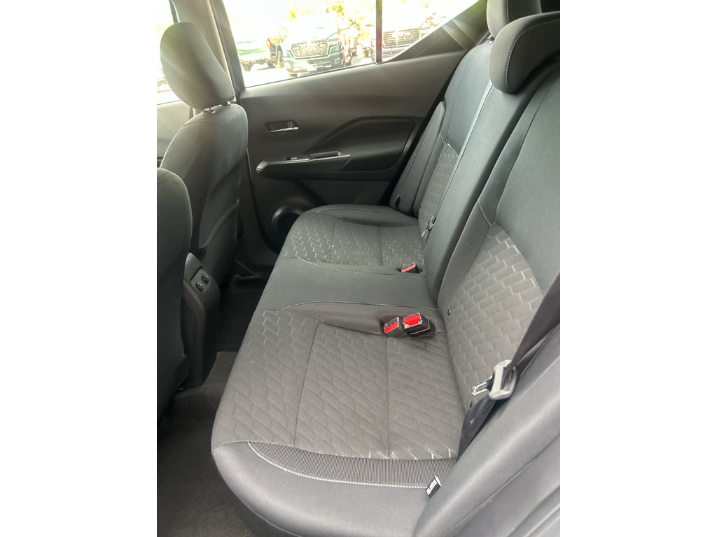 Used 2023 Nissan Kicks SV w/ Interior Electronics Package FWD image 9
