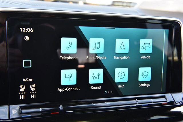 New 2026 Volkswagen Atlas Cross Sport SE image 14