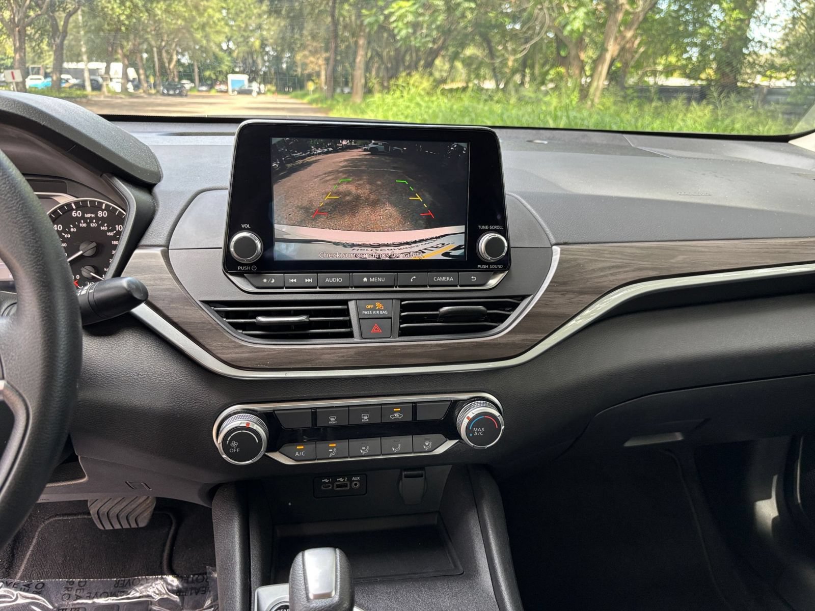 Used 2025 Nissan Altima 2.5 SV FWD image 14