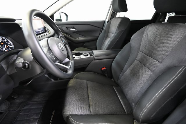 Used 2024 Nissan Rogue SV image 7