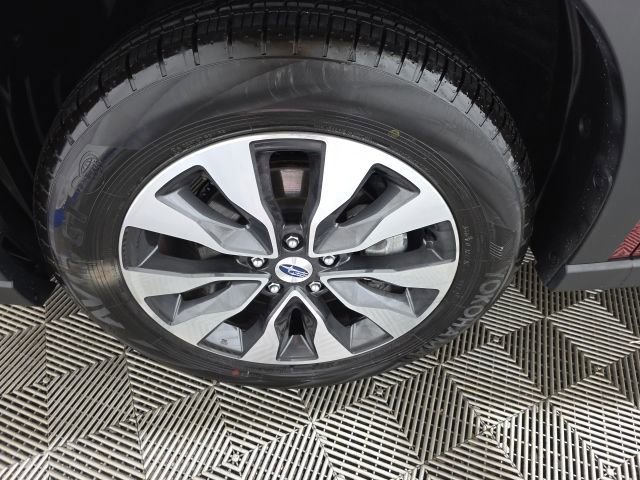 Certified 2025 Subaru Outback Limited AWD/4WD image 10