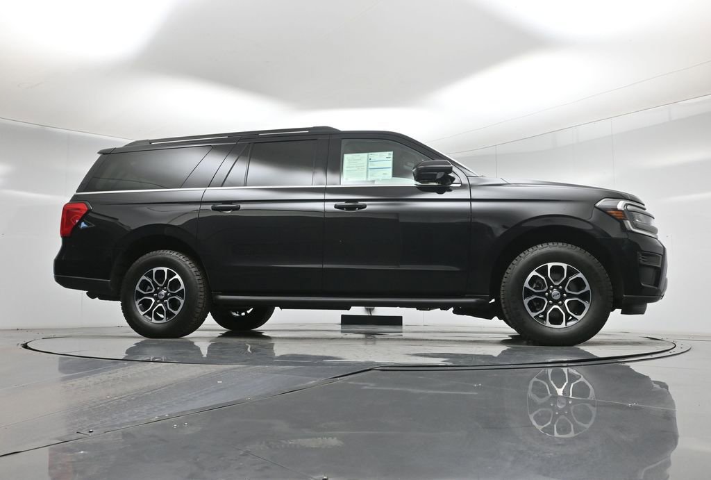 Certified 2024 Ford Expedition Max XLT image 4