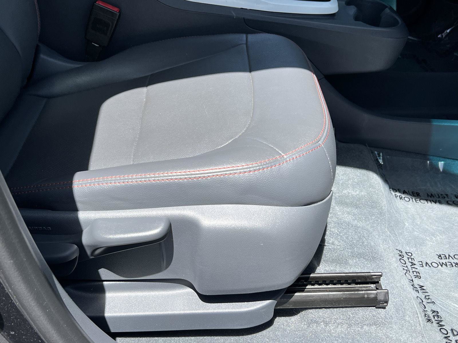 Used 2018 Chevrolet Bolt Premier w/ Driver Confidence II Package FWD image 18