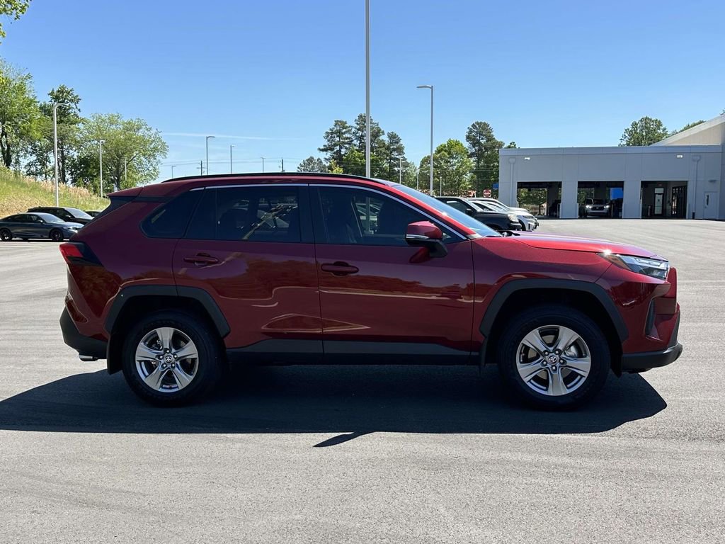 Used 2025 Toyota RAV4 XLE w/ Convenience Package image 28