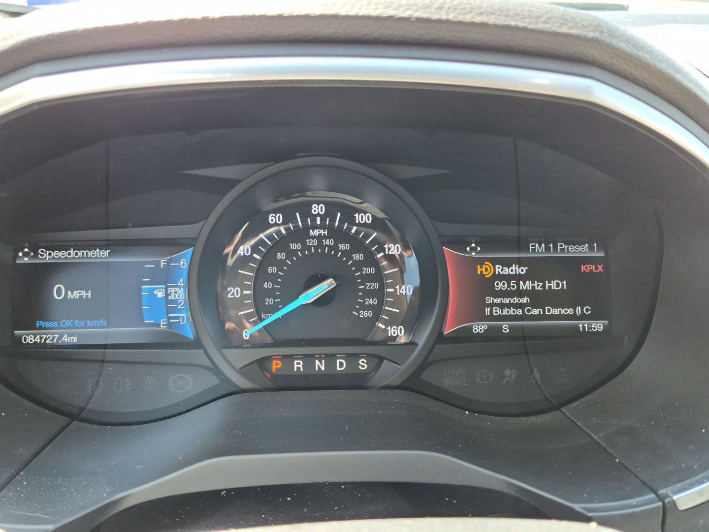 Used 2018 Ford Edge Titanium w/ Equipment Group 301A FWD image 10