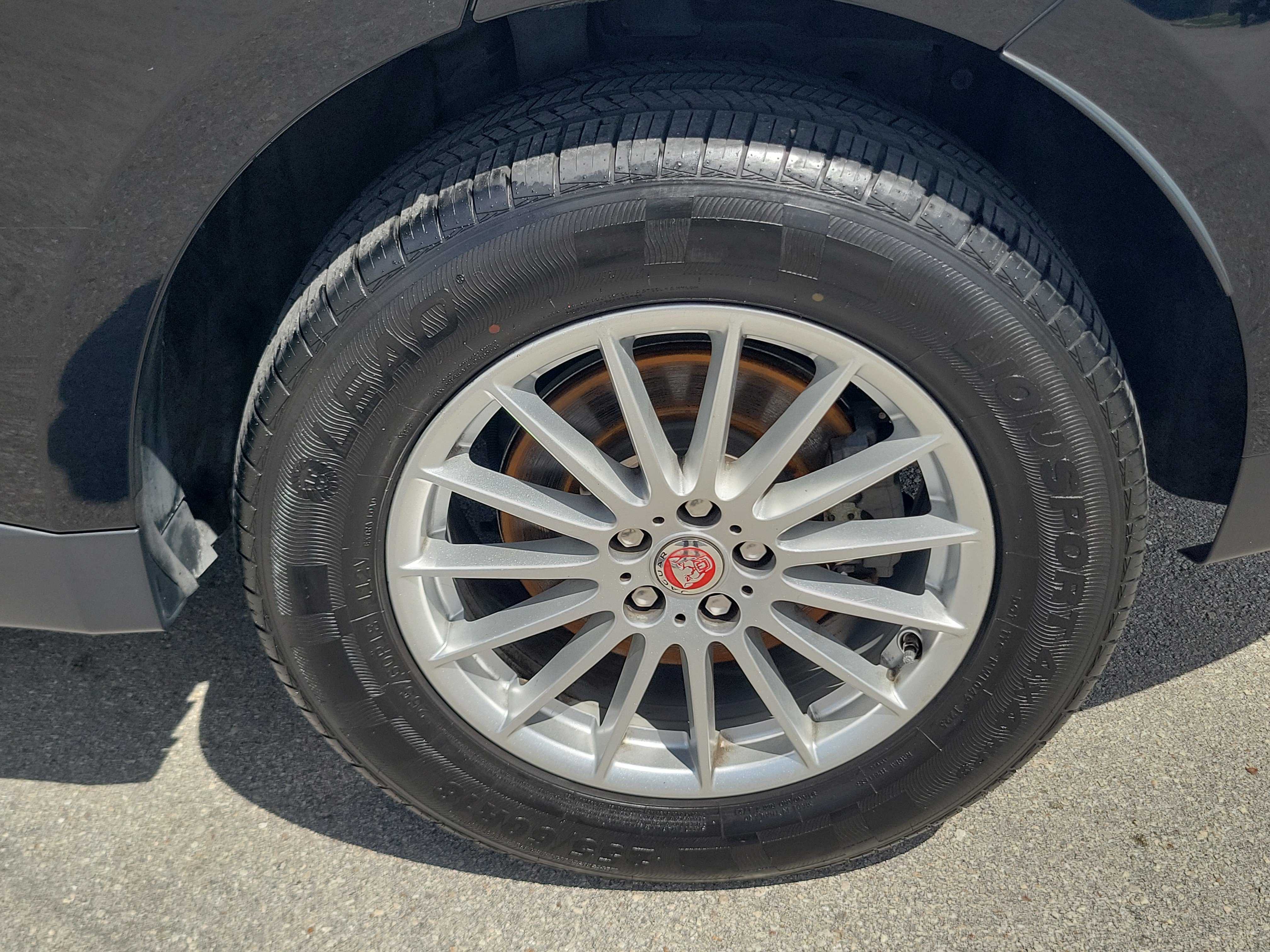 Used 2019 Jaguar F-PACE AWD/4WD image 32