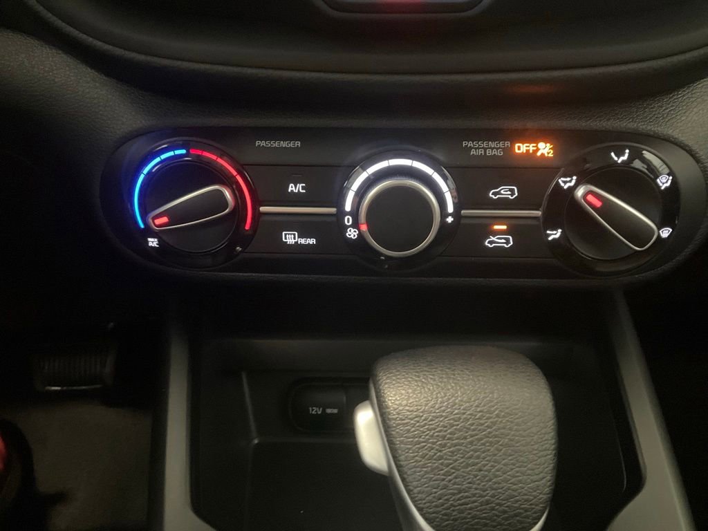 Used 2025 Kia Soul LX FWD image 23