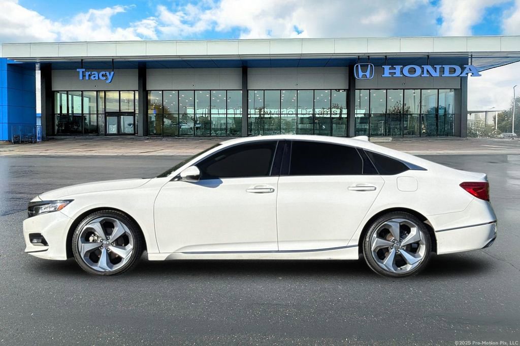 Certified 2018 Honda Accord Touring image 11