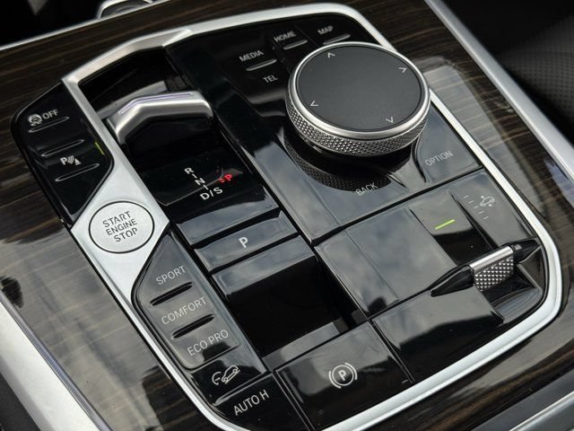 Used 2025 BMW X7 xDrive40i w/ Premium Package AWD/4WD image 22
