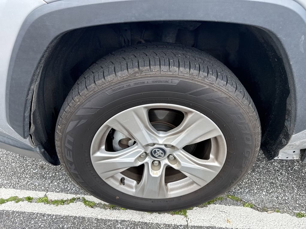 Used 2020 Toyota RAV4 XLE image 7