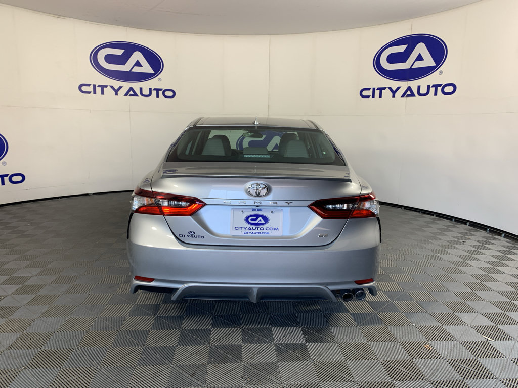 Used 2021 Toyota Camry SE FWD image 4