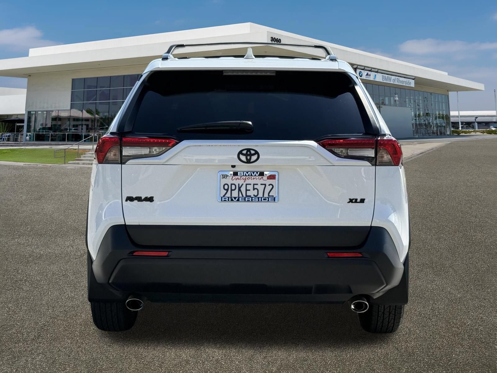Used 2024 Toyota RAV4 XLE w/ Convenience Package FWD image 8