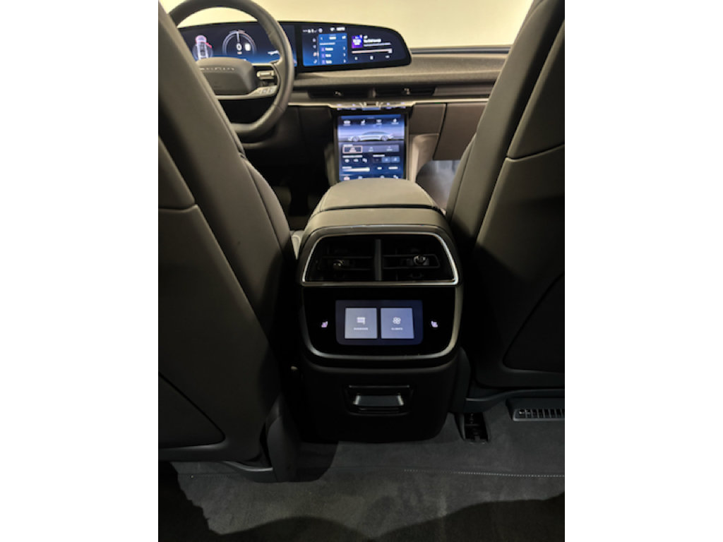 Used 2025 Lucid Air Pure RWD image 32