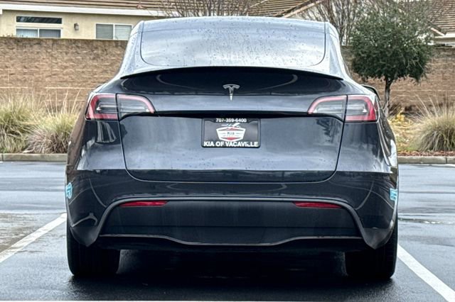 Used 2025 Tesla Model Y Long Range image 8