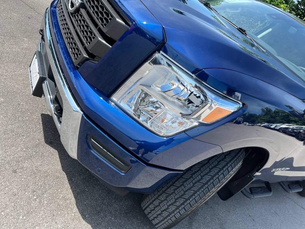 Used 2024 Nissan Titan SV w/ SV Convenience Package AWD/4WD image 36