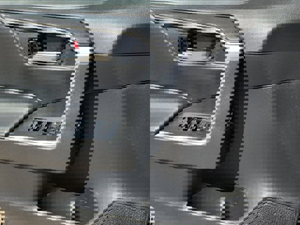 Used 2022 Toyota RAV4 XLE Premium image 21