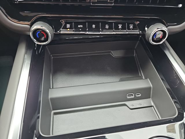 New 2026 Chevrolet Suburban LS w/ Max Trailering Package AWD/4WD image 18