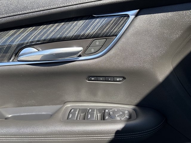 Used 2021 Cadillac XT6 Premium Luxury AWD/4WD image 23