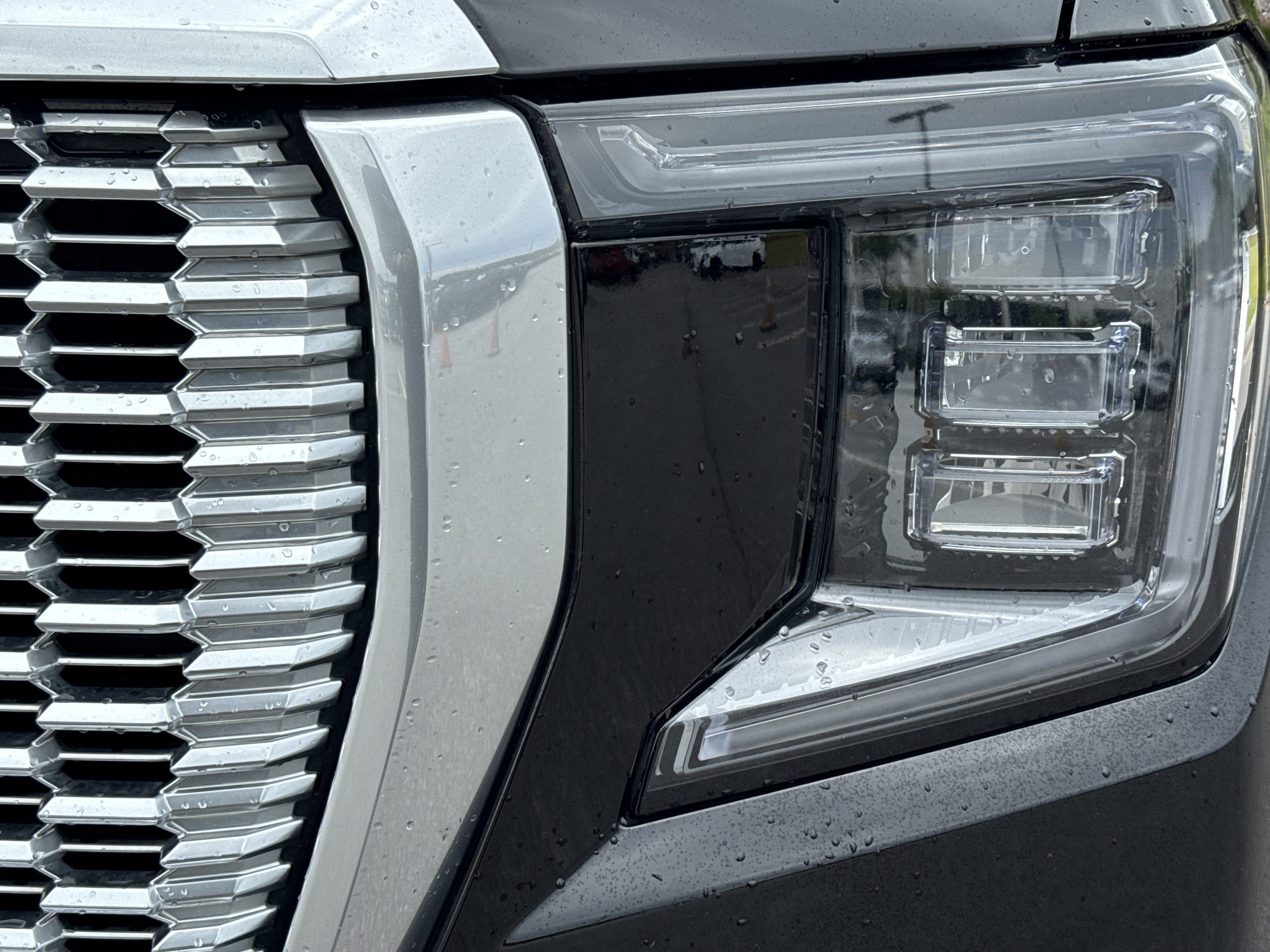 Used 2023 GMC Yukon XL Denali RWD image 6