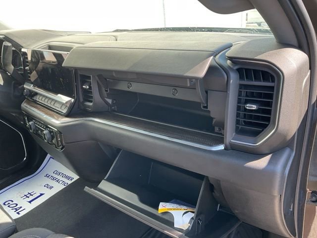 Used 2023 Chevrolet Silverado 1500 LT AWD/4WD image 24