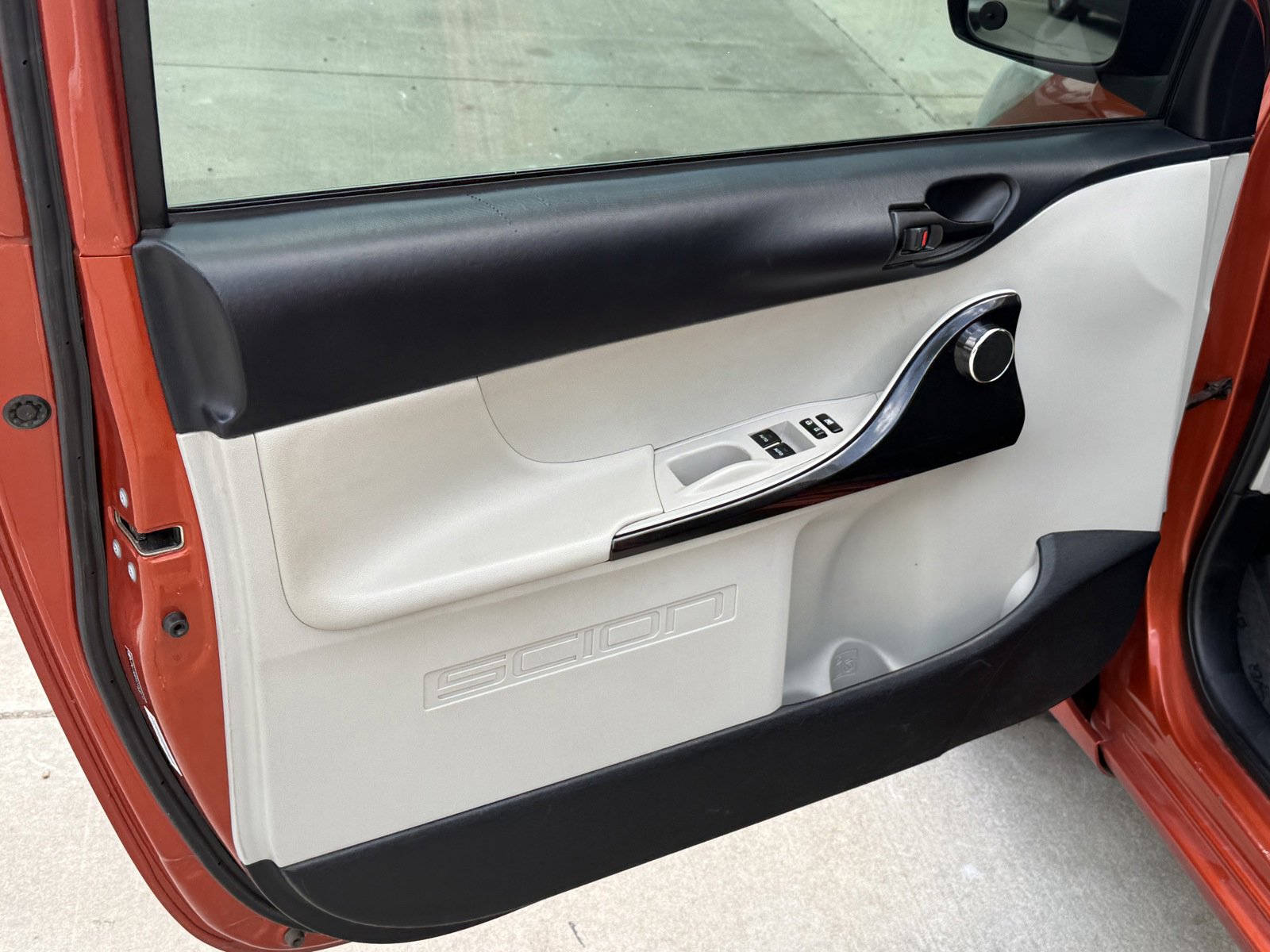 Used 2012 Scion iQ w/ Rear Speaker Pkg FWD image 19
