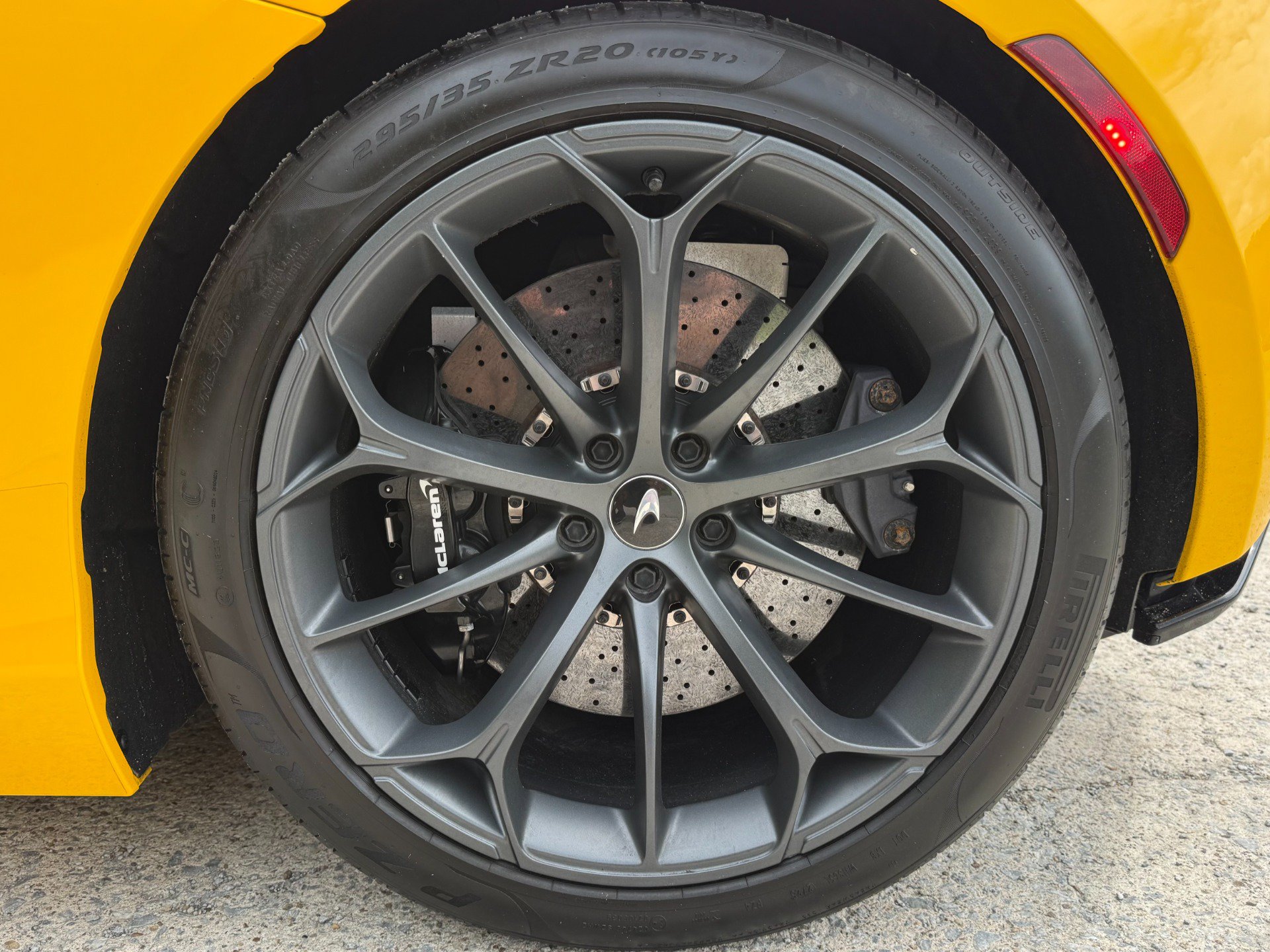 Used 2024 McLaren Artura RWD image 63