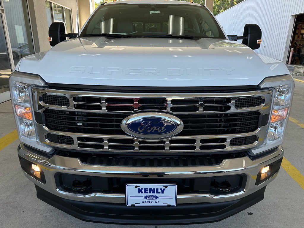 New 2026 Ford F350 XL w/ XL Chrome Package image 9