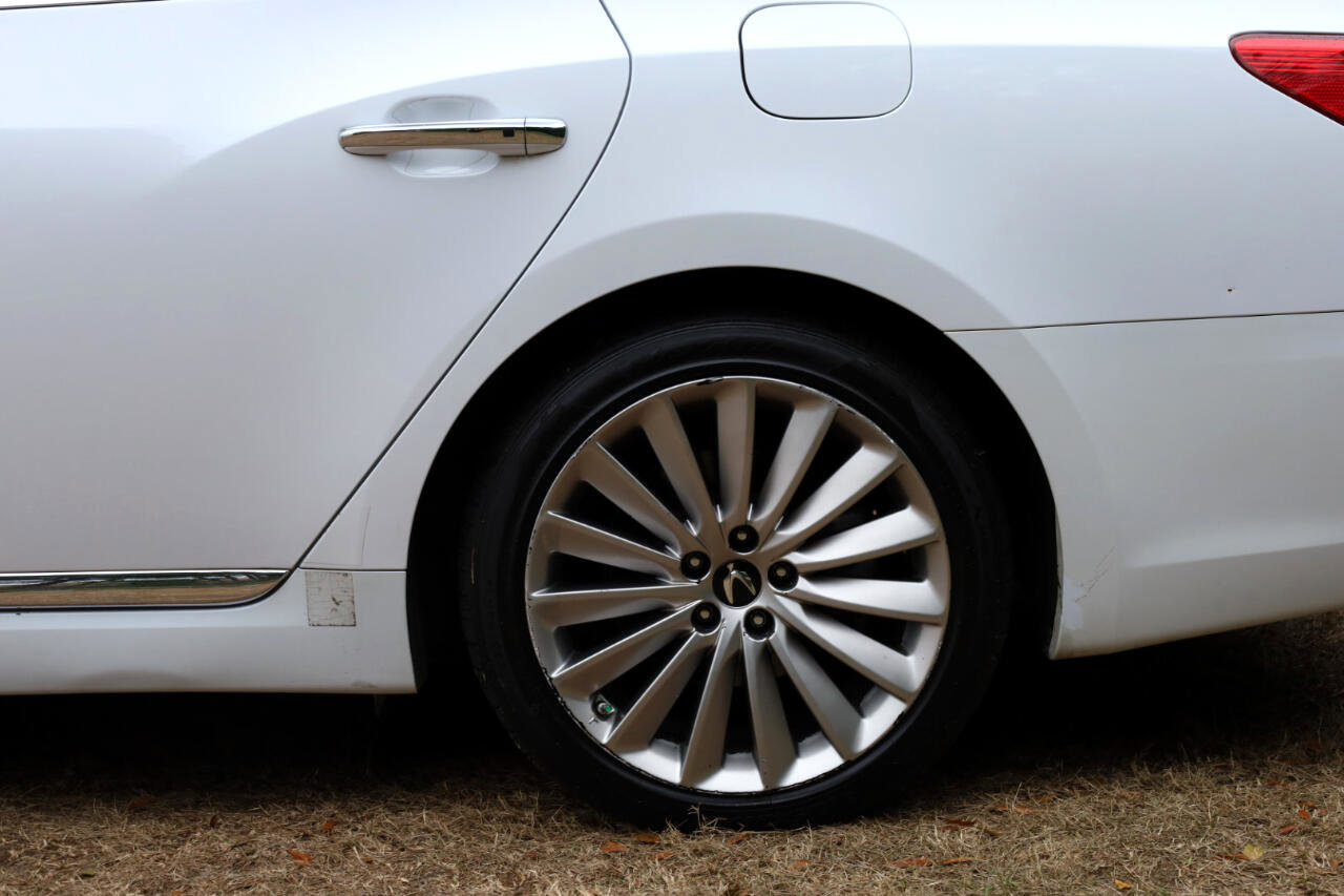 Used 2016 Hyundai Equus Signature image 25