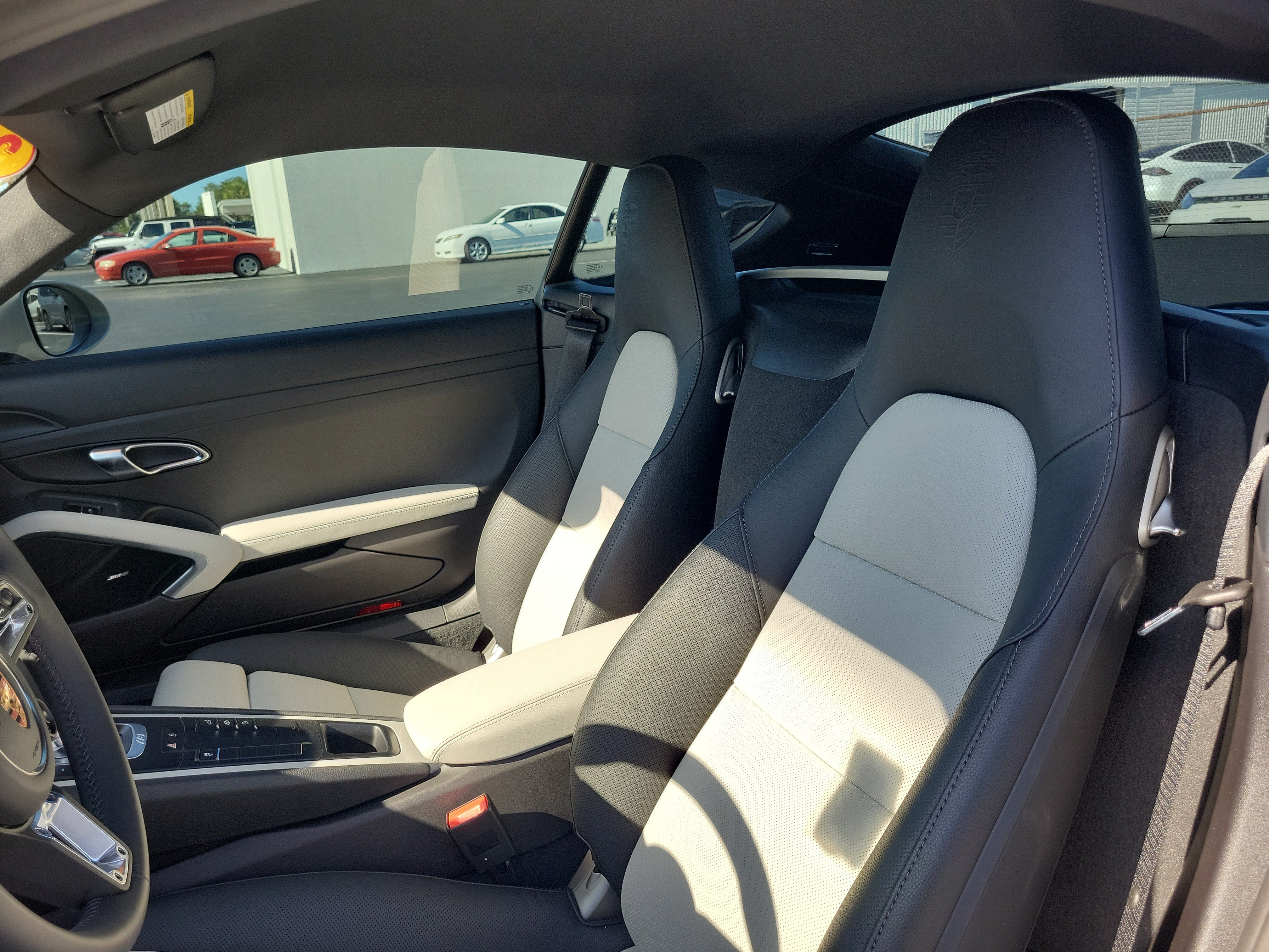 Used 2024 Porsche 718 Cayman RWD image 16