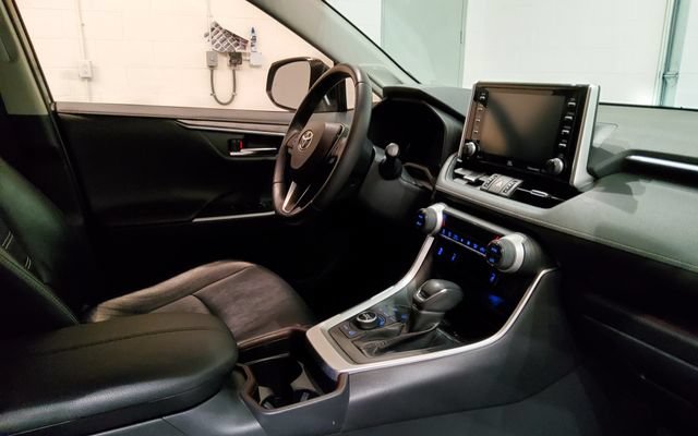 Used 2019 Toyota RAV4 Limited w/ Advanced Technology Package AWD/4WD image 15
