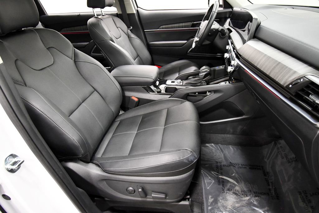 Used 2025 Kia Telluride SX w/ SX Captain's Chair Package image 22