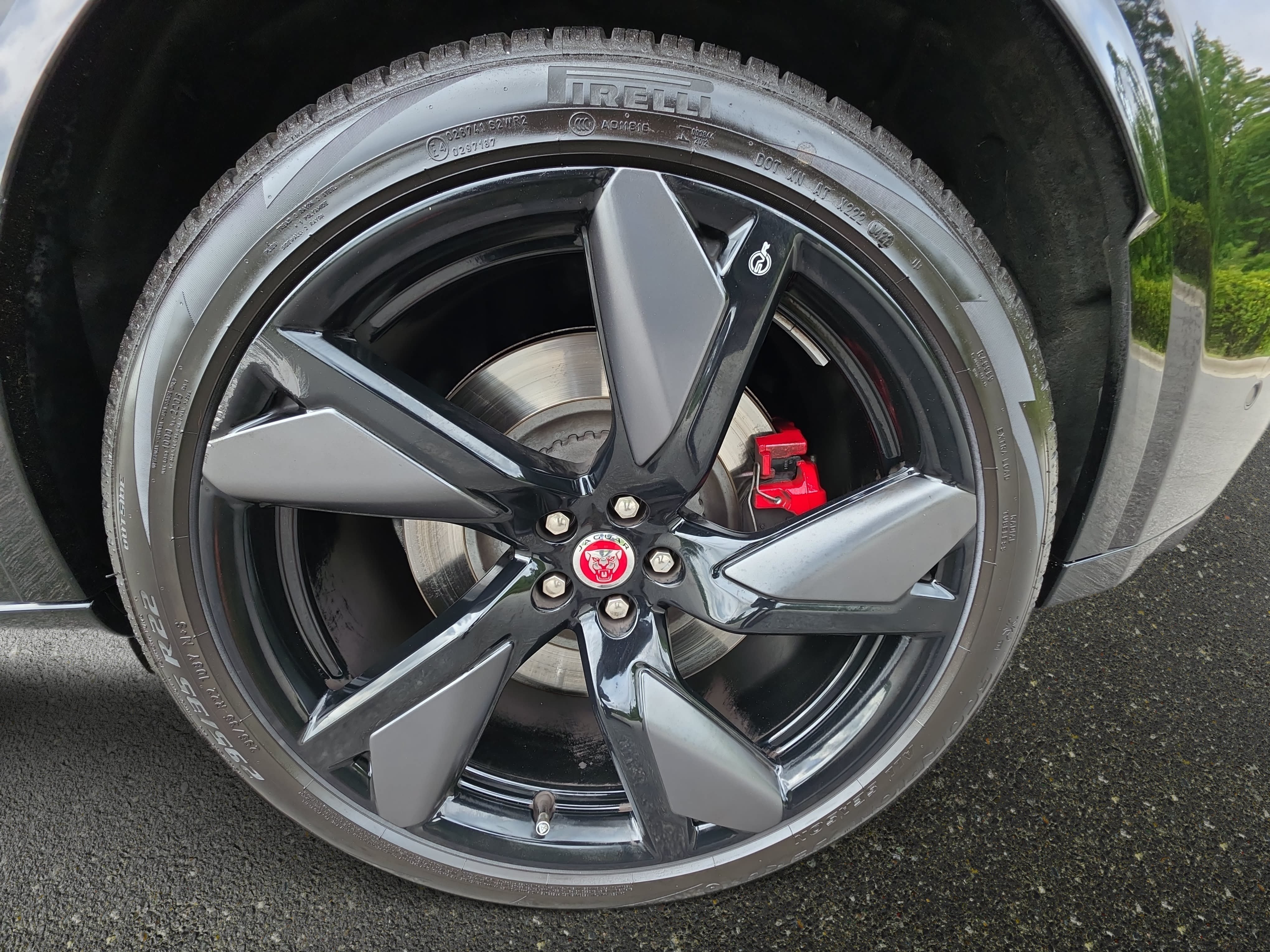 Certified 2022 Jaguar F-PACE SVR AWD/4WD image 34