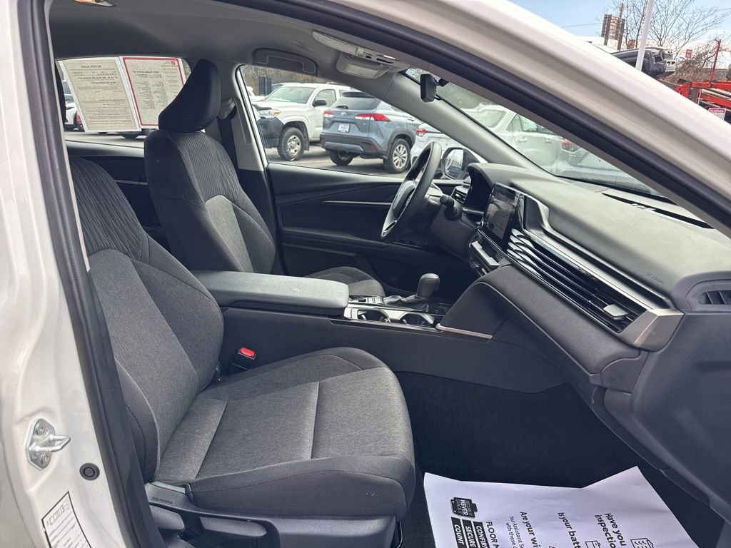 Used 2025 Toyota Camry LE FWD image 21