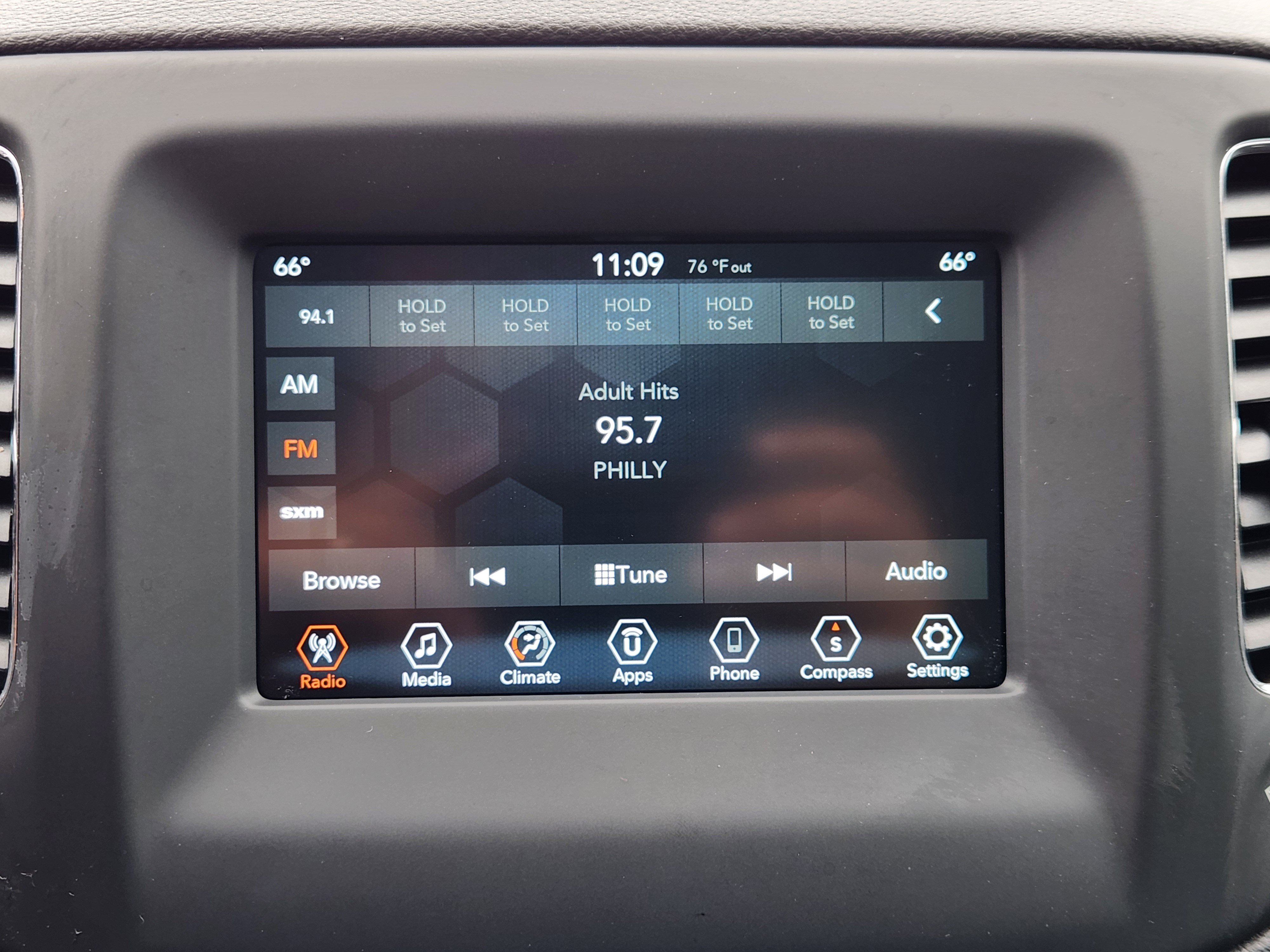 Used 2019 Jeep Compass Latitude AWD/4WD image 11