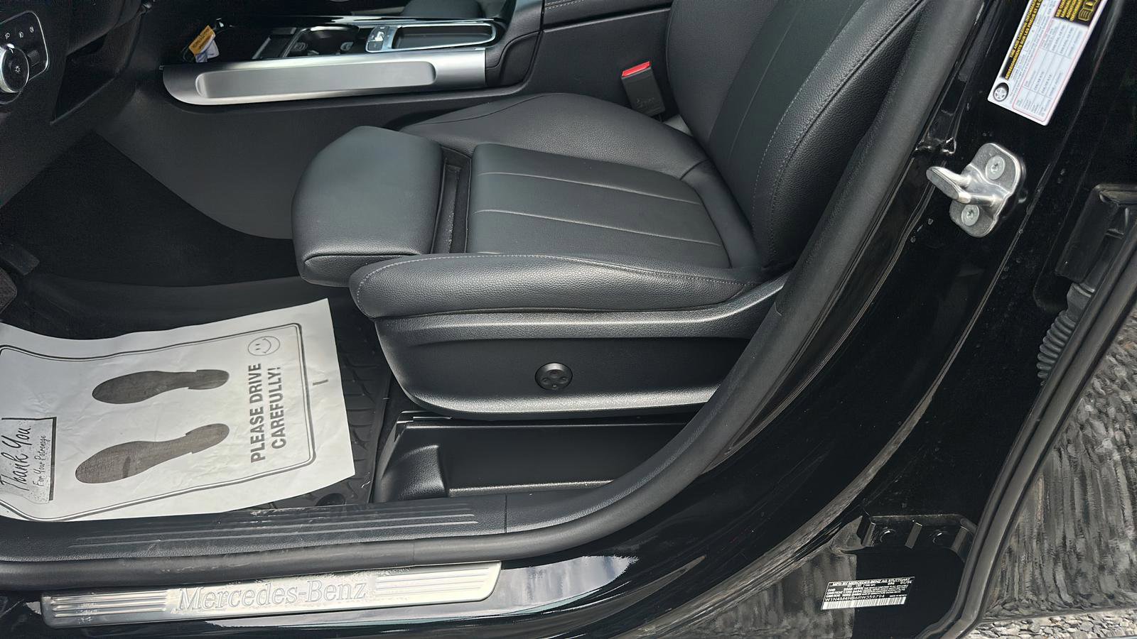 Used 2024 Mercedes-Benz GLB 250 4MATIC image 10