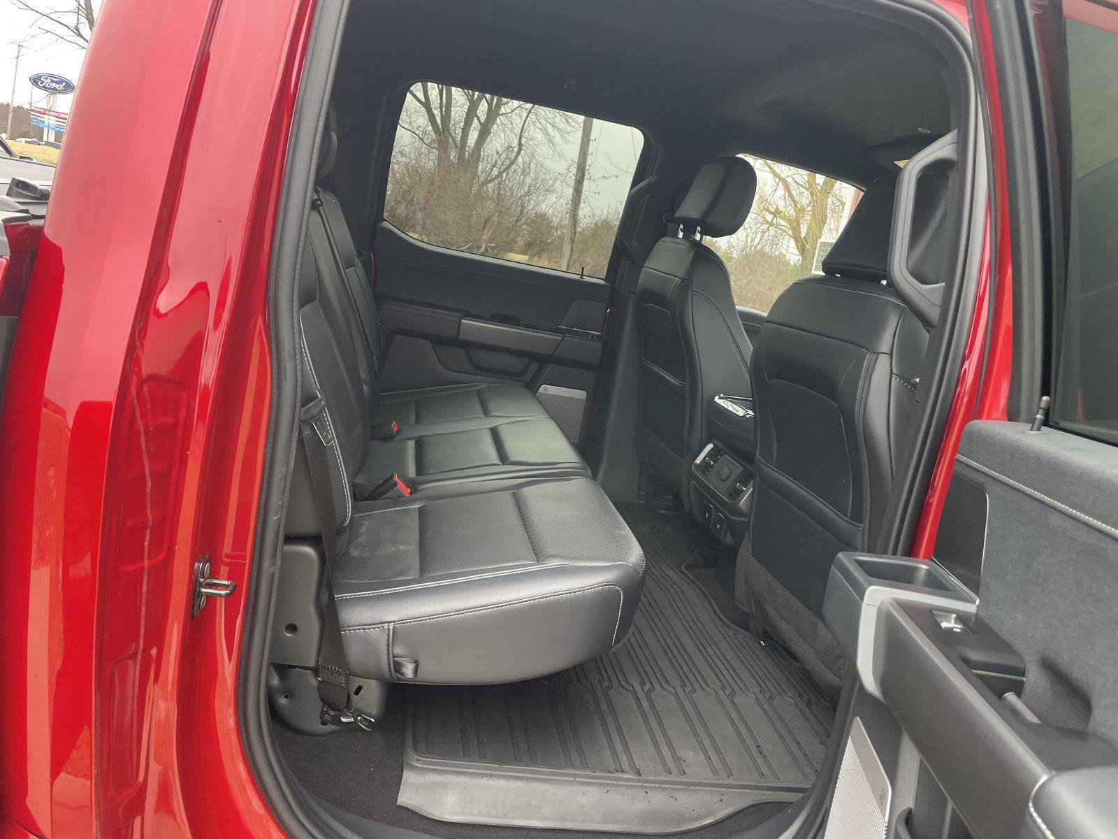 Used 2025 Ford F150 Lariat w/ Equipment Group 501A Mid image 30