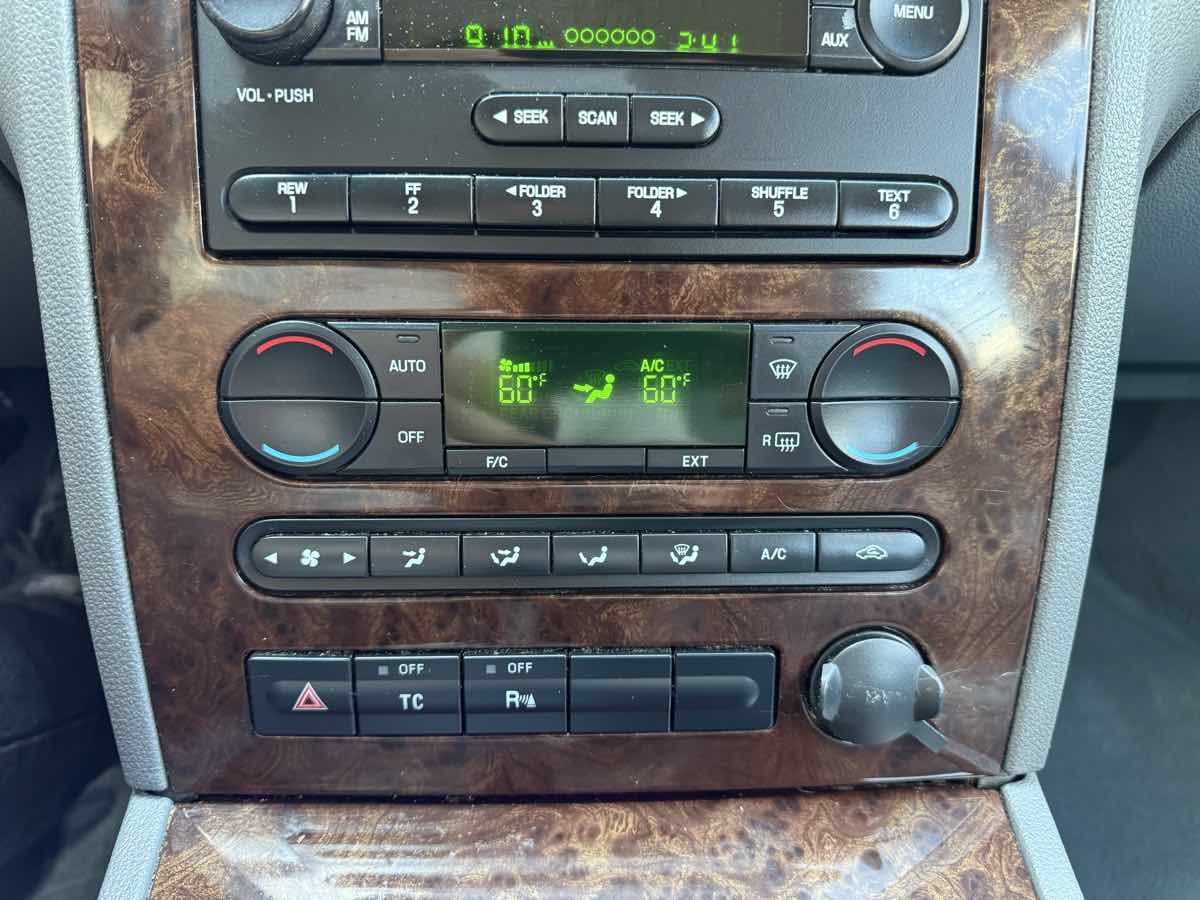 Used 2005 Ford Five Hundred SEL AWD/4WD image 19