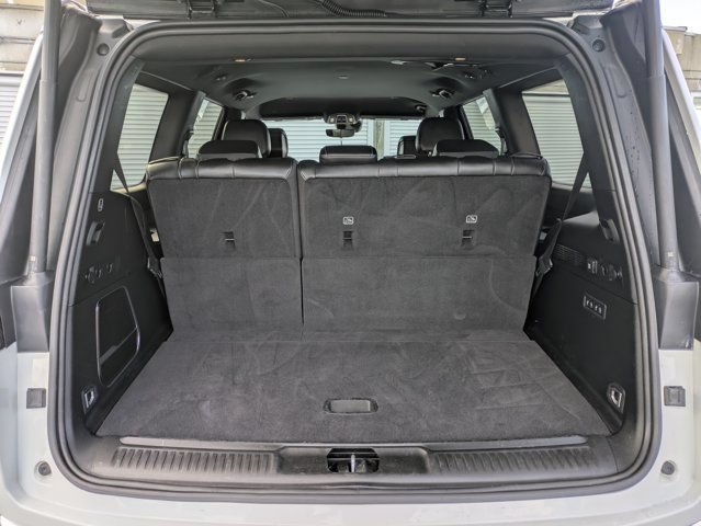 Used 2024 Jeep Wagoneer Series III AWD/4WD image 12