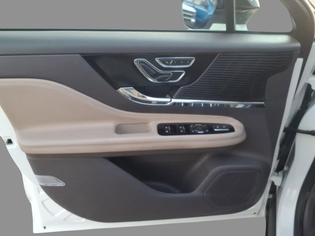 Certified 2022 Lincoln Corsair FWD image 16