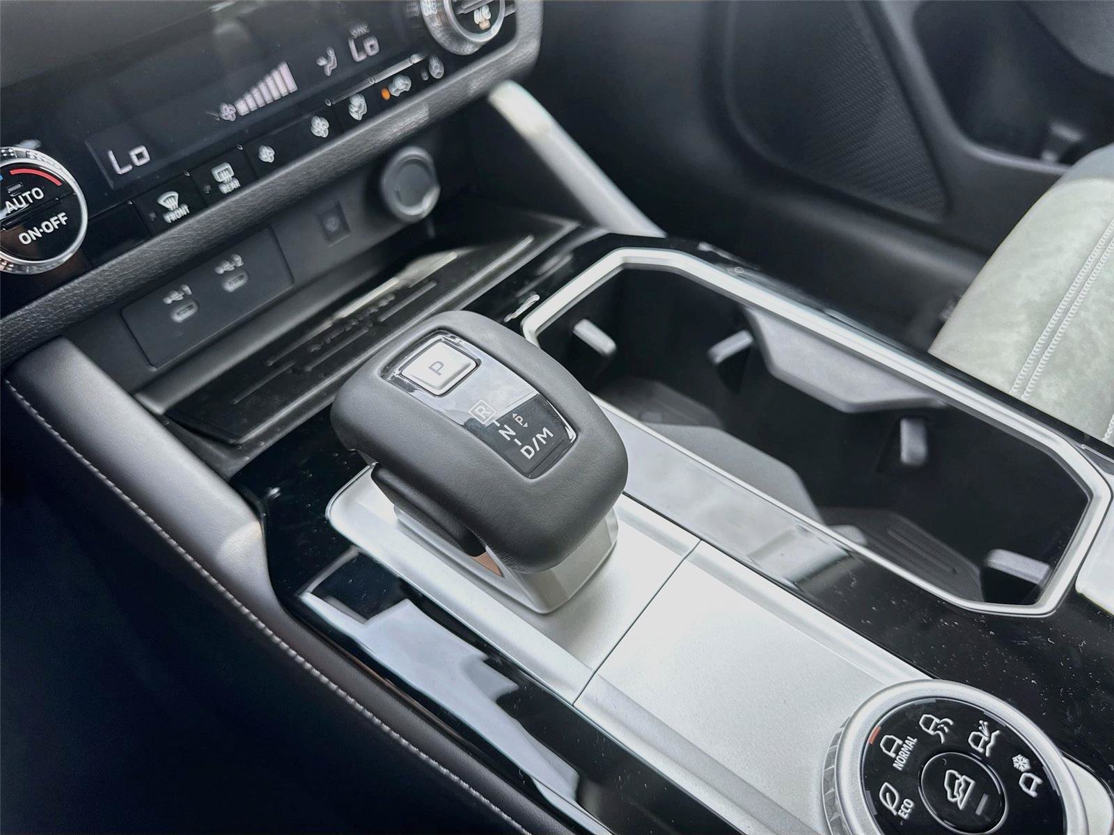 New 2026 Mitsubishi Outlander SE FWD image 22