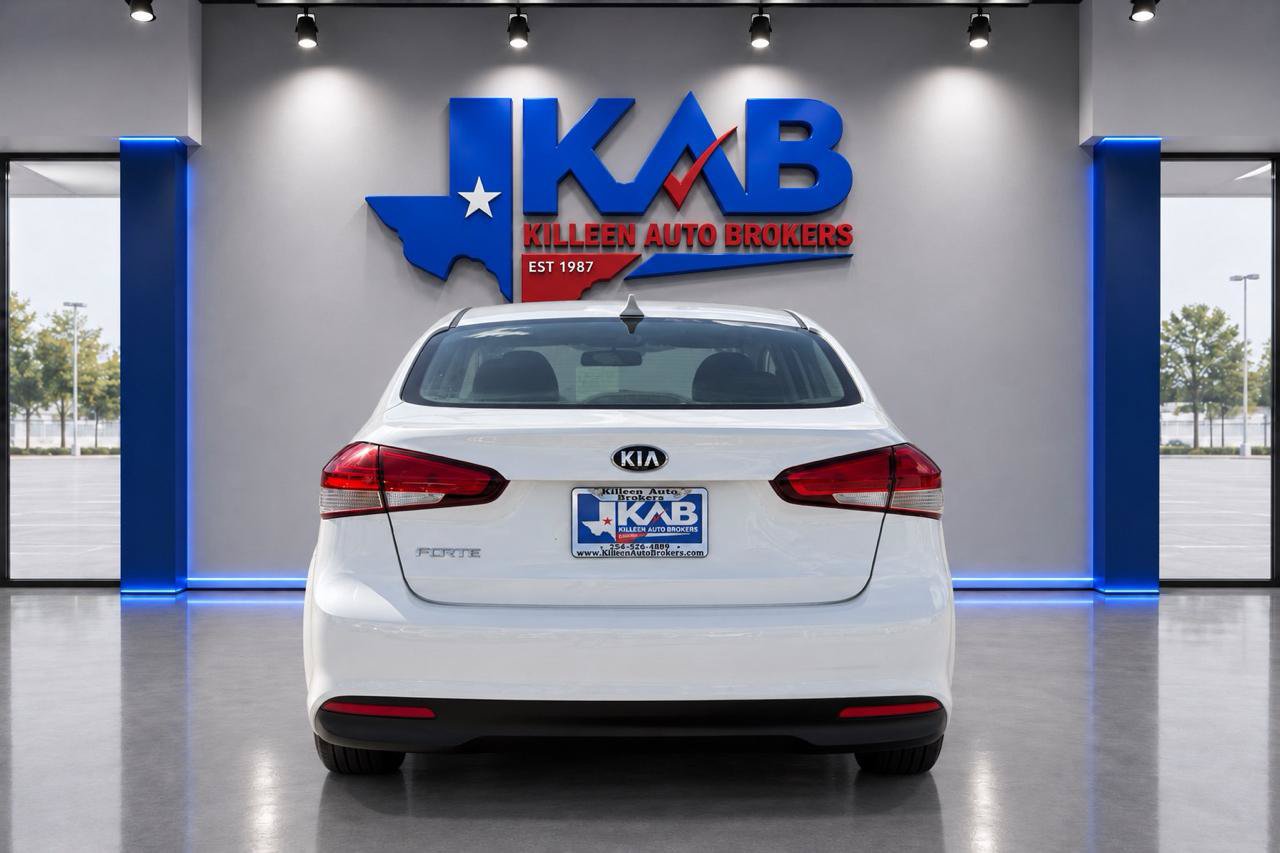 Used 2018 Kia Forte LX FWD image 4