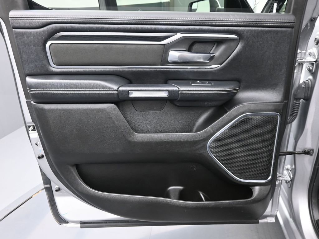 Used 2024 RAM 1500 Laramie RWD image 12